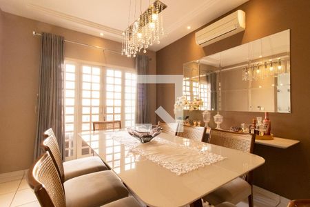 Sala de Jantar de casa à venda com 3 quartos, 196m² em Mansões Santo Antônio, Campinas