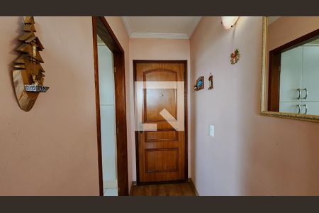 Corredor de apartamento à venda com 3 quartos, 92m² em Vila Inhamupe, Jundiaí