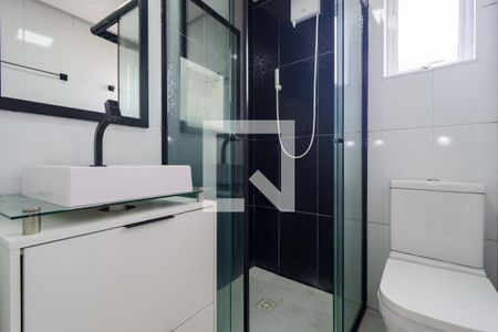 Banheiro de casa para alugar com 1 quarto, 50m² em Jardim Freitas Junior, Taboão da Serra