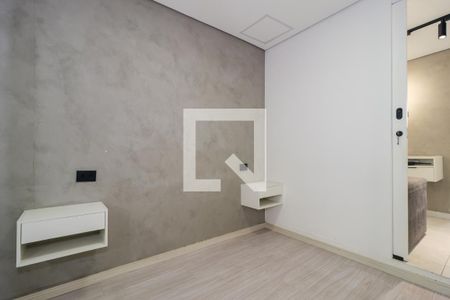 Quarto de casa para alugar com 1 quarto, 50m² em Jardim Freitas Junior, Taboão da Serra