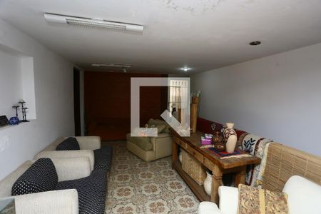 Hall de entrada de casa à venda com 3 quartos, 396m² em Vila Inah, São Paulo