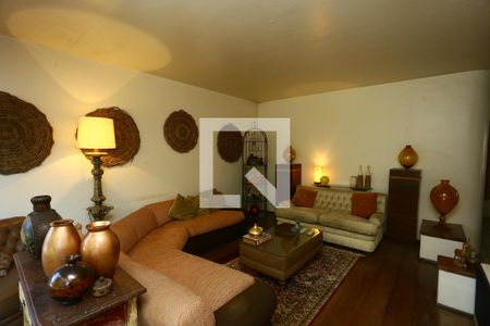 Sala de casa à venda com 3 quartos, 396m² em Vila Inah, São Paulo