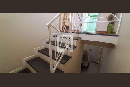 Acesso aos quartos de casa de condomínio à venda com 2 quartos, 114m² em Quitaúna, Osasco