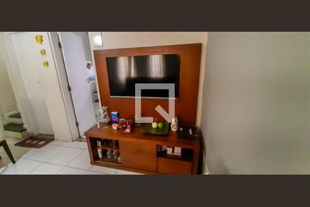 Sala de casa de condomínio à venda com 2 quartos, 114m² em Quitaúna, Osasco