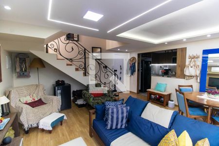 Sala de casa de condomínio à venda com 3 quartos, 120m² em Camboinhas, Niterói
