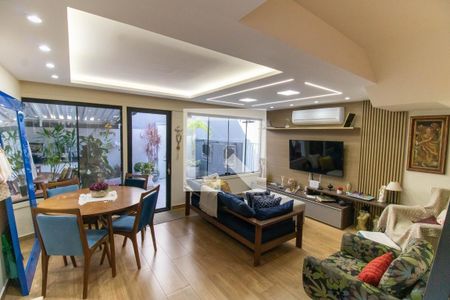 Sala de casa de condomínio à venda com 3 quartos, 120m² em Camboinhas, Niterói