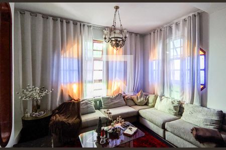 Sala de Cinema de casa à venda com 5 quartos, 500m² em São Lucas, Belo Horizonte