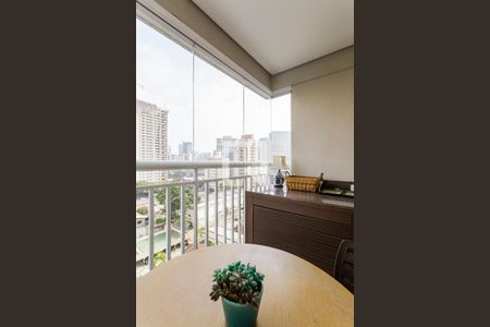 Varanda de apartamento à venda com 2 quartos, 55m² em Vila Olímpia, São Paulo
