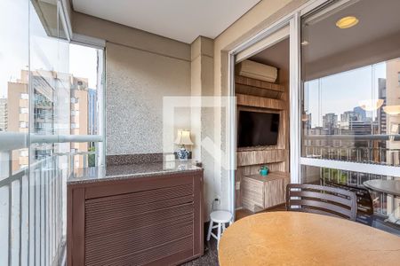 Varanda de apartamento à venda com 2 quartos, 55m² em Vila Olímpia, São Paulo