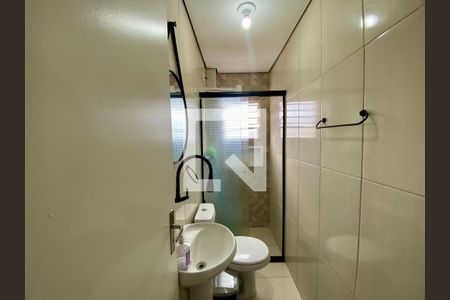 Banheiro de kitnet/studio para alugar com 1 quarto, 30m² em Vilamar, Praia Grande