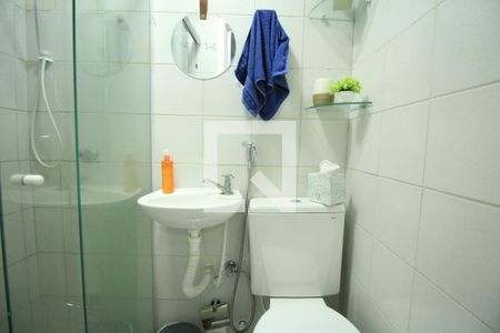 Banheiro de kitnet/studio para alugar com 1 quarto, 20m² em Federação, Salvador
