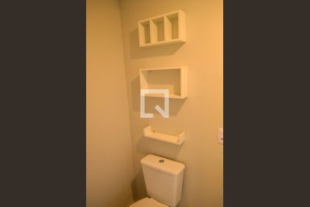 Banheiro de kitnet/studio à venda com 1 quarto, 24m² em Vila Granada, São Paulo