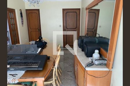 Casa à venda com 3 quartos, 200m² em Vila Santo Estevão, São Paulo