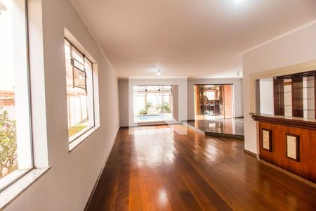 Sala de casa de condomínio para alugar com 4 quartos, 470m² em Alphaville, Santana de Parnaíba