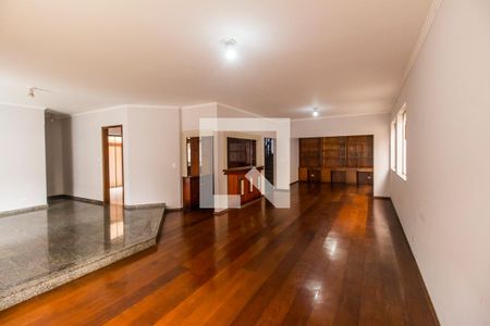 Sala de casa de condomínio para alugar com 4 quartos, 470m² em Alphaville, Santana de Parnaíba