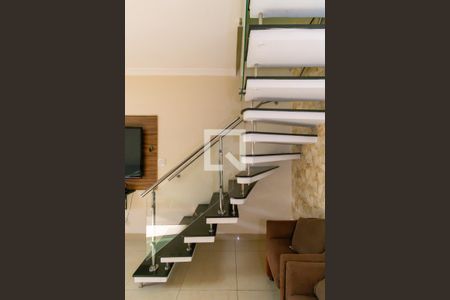 Escada de casa à venda com 3 quartos, 250m² em Vila Cardoso Franco, São Paulo