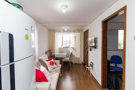 Sala-Cozinha de casa de condomínio à venda com 2 quartos, 36m² em Itaquera, São Paulo