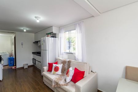 Sala-Cozinha de casa de condomínio à venda com 2 quartos, 36m² em Itaquera, São Paulo