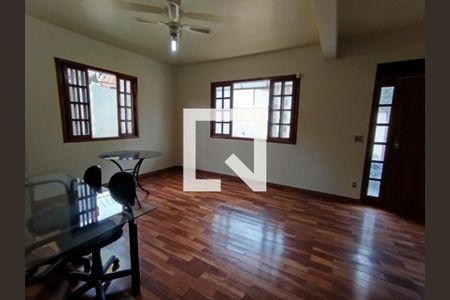 Casa para alugar com 2 quartos, 104m² em Floramar, Belo Horizonte