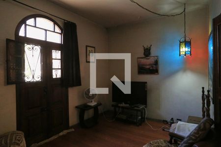 Sala 2 de casa para alugar com 3 quartos, 300m² em Floresta, Belo Horizonte