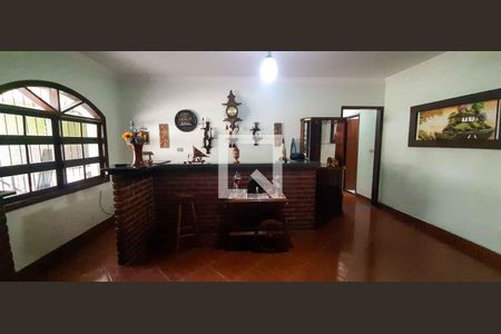 Sala de casa à venda com 3 quartos, 350m² em Santa Maria, Osasco