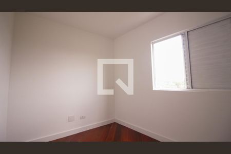 Quarto 2 de apartamento para alugar com 2 quartos, 58m² em Vila Ivone, São Paulo