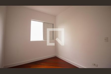 Quarto 1 de apartamento para alugar com 2 quartos, 58m² em Vila Ivone, São Paulo