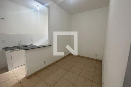 Sala de casa para alugar com 1 quarto, 31m² em Vila Paula, Duque de Caxias