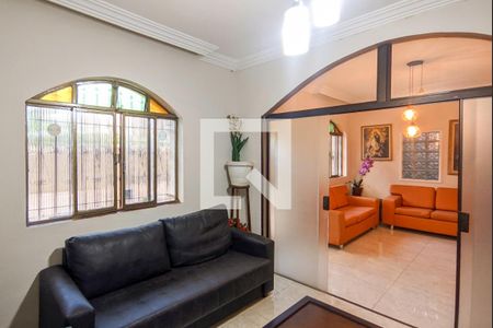 Sala 3 de casa à venda com 6 quartos, 520m² em Santa Tereza, Belo Horizonte
