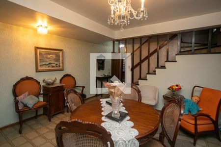 Sala de casa à venda com 3 quartos, 280m² em Auxiliadora, Porto Alegre