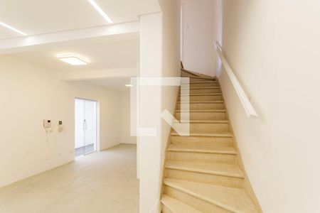 Escada de casa para alugar com 4 quartos, 180m² em Vila Olímpia, São Paulo