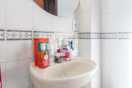 Banheiro de apartamento à venda com 1 quarto, 42m² em Coronel Aparicio Borges, Porto Alegre