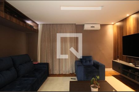 Sala 2 de casa para alugar com 8 quartos, 500m² em Jardim Guedala, São Paulo