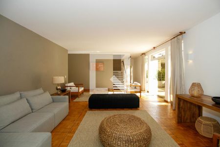Sala de Estar de casa à venda com 4 quartos, 1300m² em Jardim das Bandeiras, São Paulo