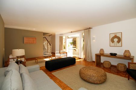 Sala de Estar de casa à venda com 4 quartos, 1300m² em Jardim das Bandeiras, São Paulo