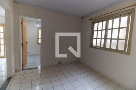 Sala de casa para alugar com 1 quarto, 50m² em Maria Paula, Niterói