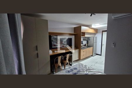 Cozinha de kitnet/studio para alugar com 1 quarto, 27m² em Pompeia, São Paulo