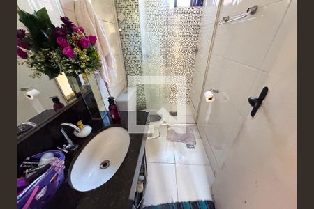 Banheiro de apartamento à venda com 2 quartos, 73m² em Novo Riacho, Contagem