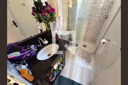 Banheiro de apartamento à venda com 2 quartos, 73m² em Novo Riacho, Contagem