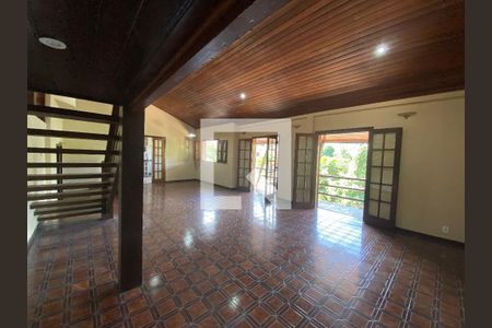 Sala de casa de condomínio à venda com 6 quartos, 704m² em Taquara, Rio de Janeiro