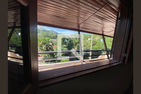 Sala de casa de condomínio à venda com 6 quartos, 704m² em Taquara, Rio de Janeiro