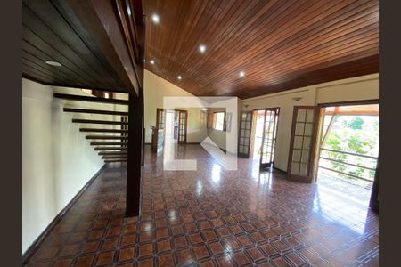 Sala de casa de condomínio à venda com 6 quartos, 704m² em Taquara, Rio de Janeiro