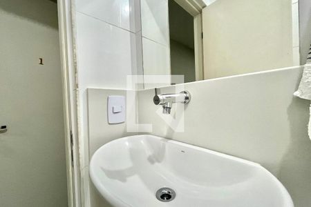 Banheiro de apartamento para alugar com 1 quarto, 26m² em Jardim Oriental, São Paulo