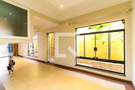 Sala de casa para alugar com 3 quartos, 250m² em Vila Jacuí, São Paulo