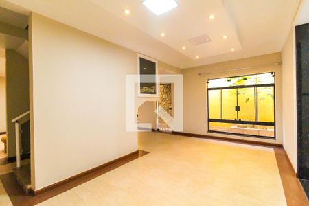 Sala de casa para alugar com 3 quartos, 250m² em Vila Jacuí, São Paulo