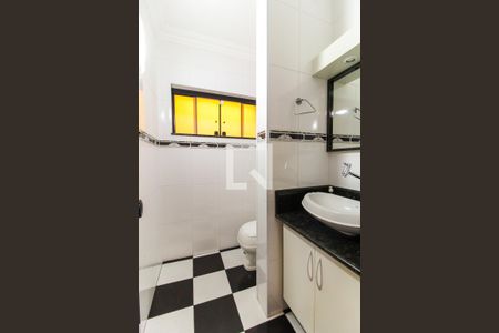 Lavabo de casa para alugar com 3 quartos, 250m² em Vila Jacuí, São Paulo
