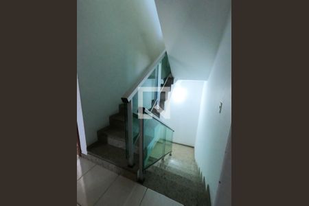 Escada de casa à venda com 5 quartos, 421m² em Ingá, Betim