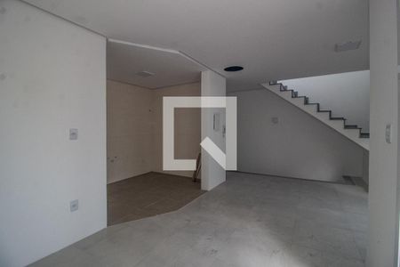 Sala de casa de condomínio à venda com 3 quartos, 120m² em Glória, Porto Alegre