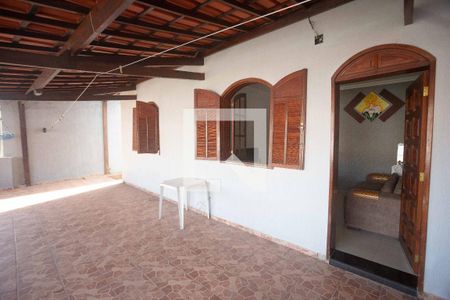 Sacada /Sala de casa à venda com 3 quartos, 400m² em Estrela do Oriente, Belo Horizonte