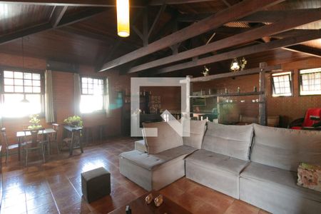 Sala de casa para alugar com 5 quartos, 555m² em São Luiz, Belo Horizonte